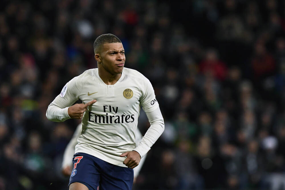 太平年: 刘知远的虚伪操作, 竟成赵匡胤黄袍加身的模板